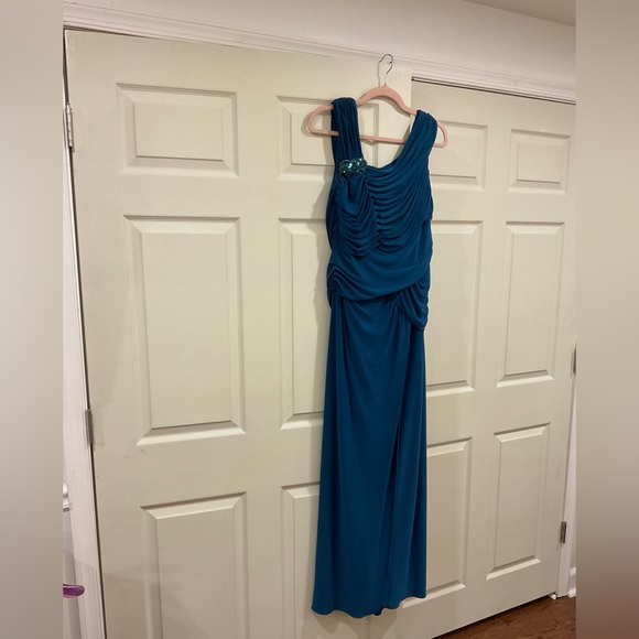 Adrianna Papell Dresses & Skirts - Adrianna Papell Evening Gown